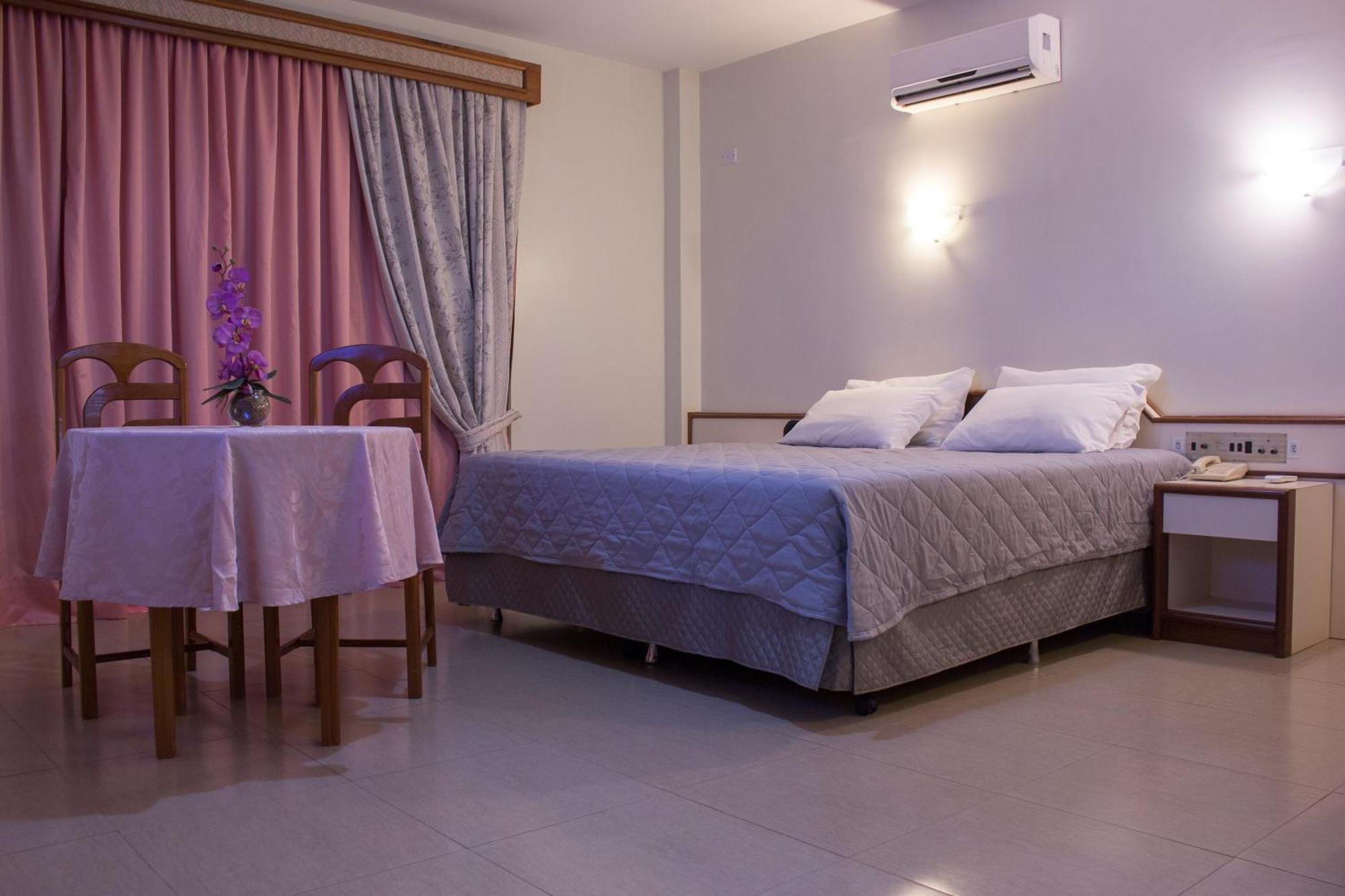 Praia Sol Hotel Санта-Терезінья-ді-Ітайпу Екстер'єр фото