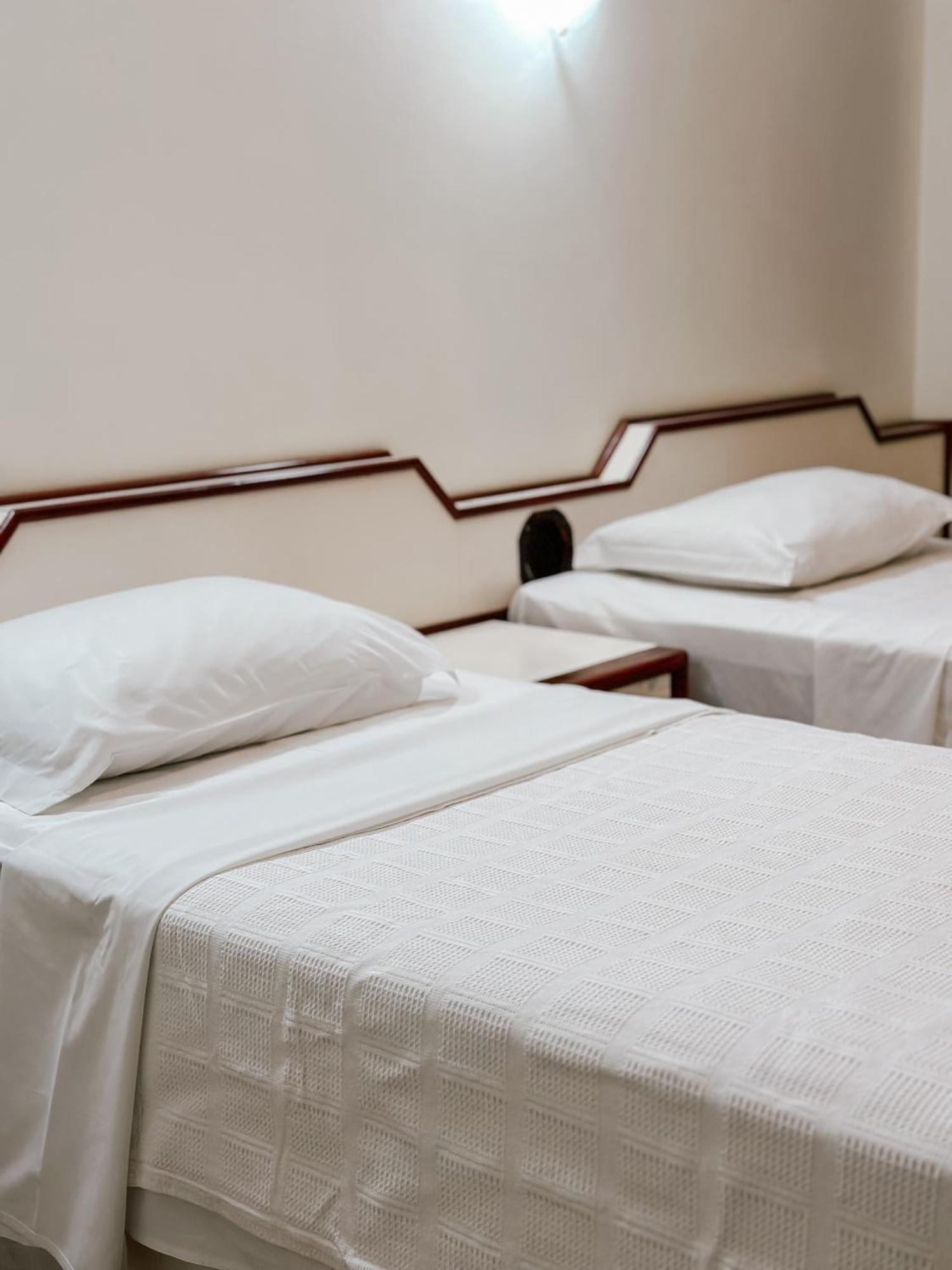Praia Sol Hotel Санта-Терезінья-ді-Ітайпу Екстер'єр фото